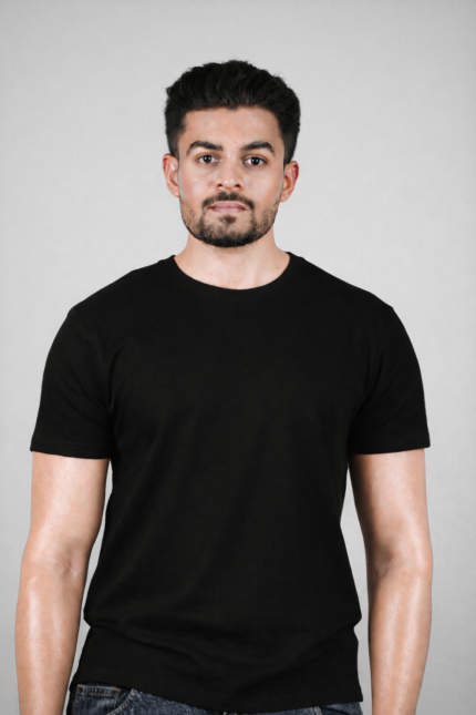 “Oversize T-shirt with relaxed fit and dropped shoulders”“Loose-fit oversize T-shirt for casual everyday wear”